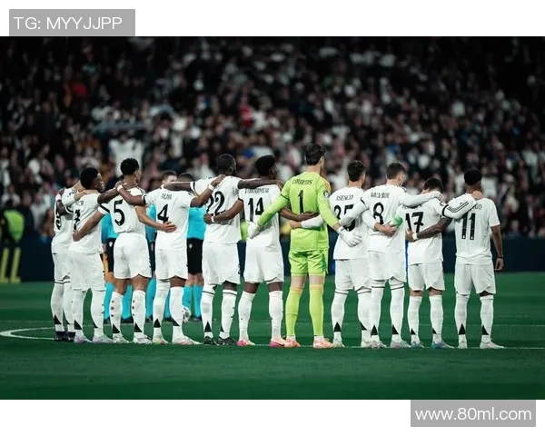 皇马击败曼联晋级欧冠八强，C罗梅开二度破门！